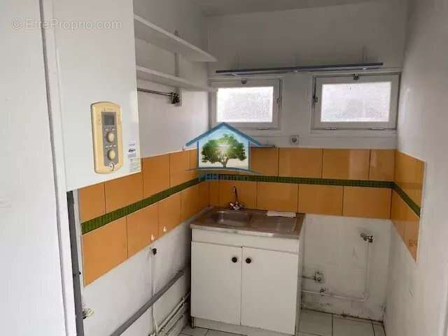 Petit Immeuble rue Dufay, proximité JDP - photo 9