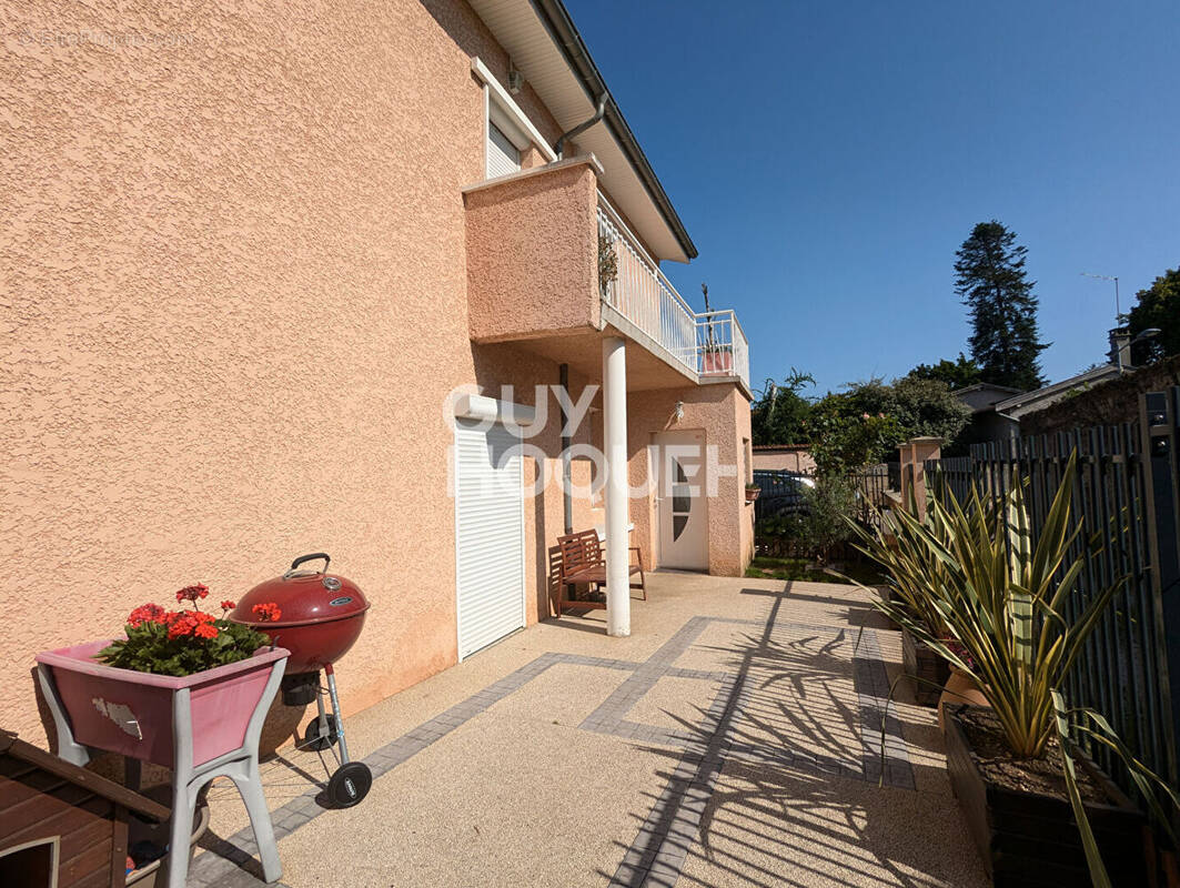 Maison à DECINES-CHARPIEU