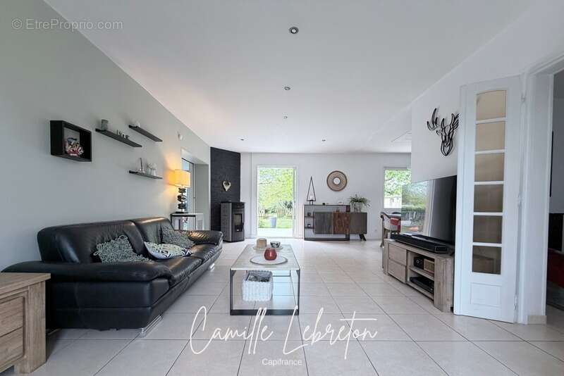 Maison à LA CHAPELLE-BASSE-MER