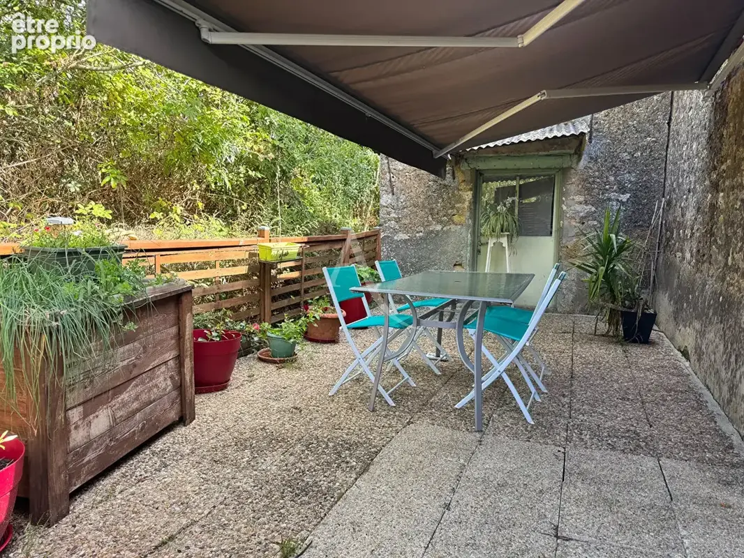 Maison - grandes dépendances - 13 000 m² de terrain - photo 2