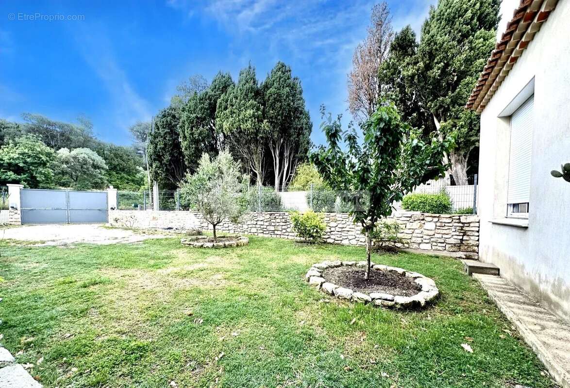 Maison à SAINT-ETIENNE-DU-GRES