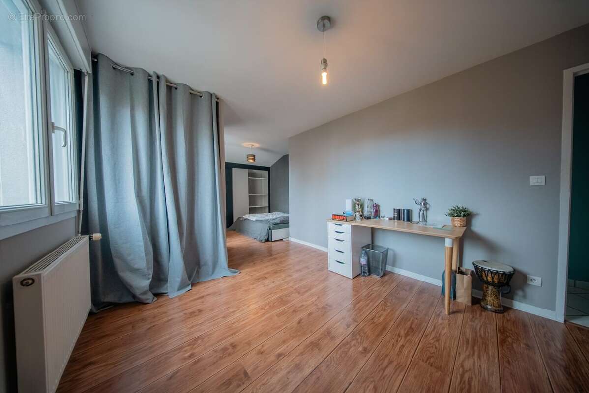 Maison à CEYRAT