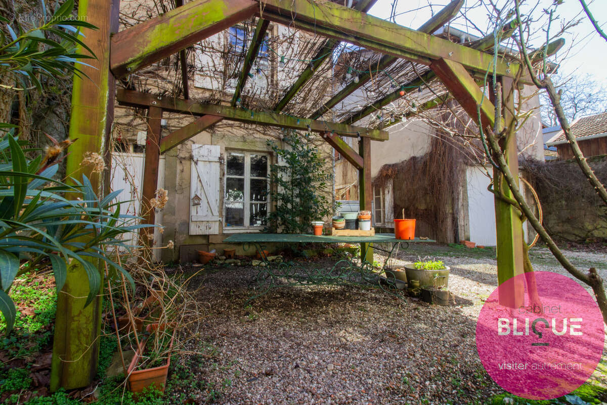 Maison à DOMEVRE-SUR-VEZOUZE