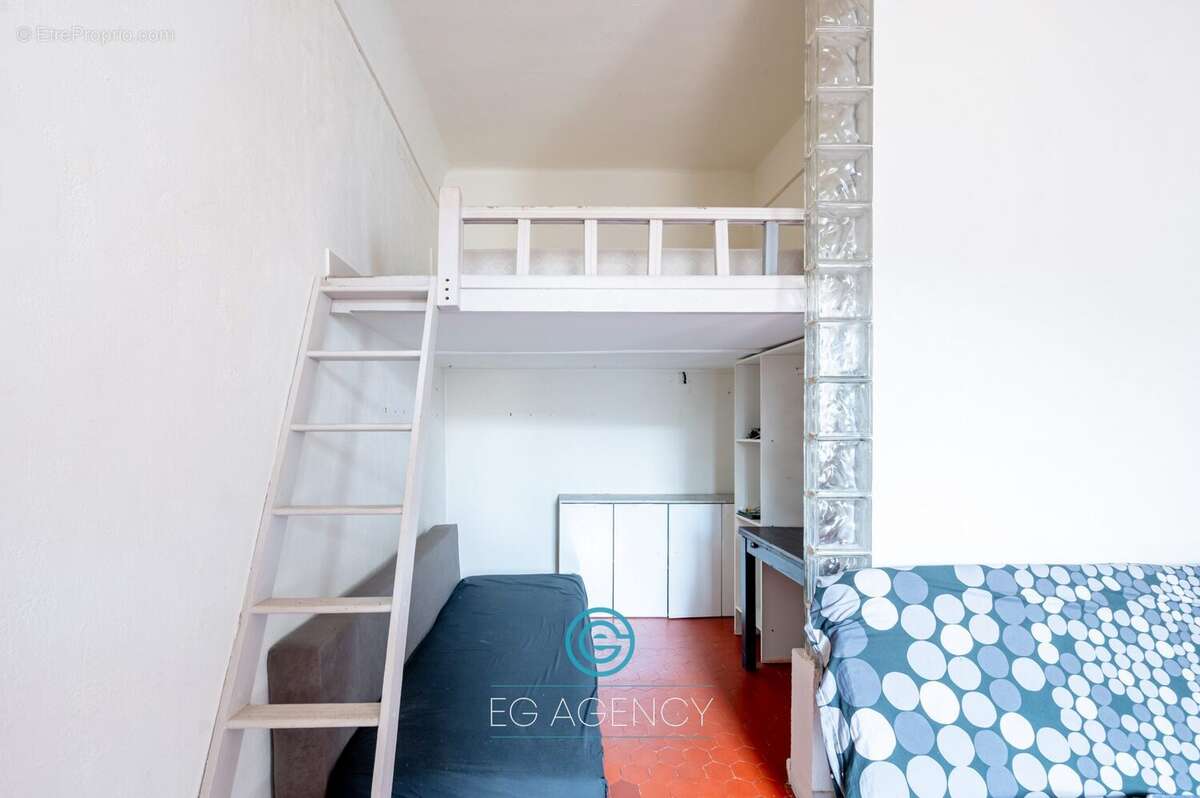 Appartement à MARSEILLE-4E