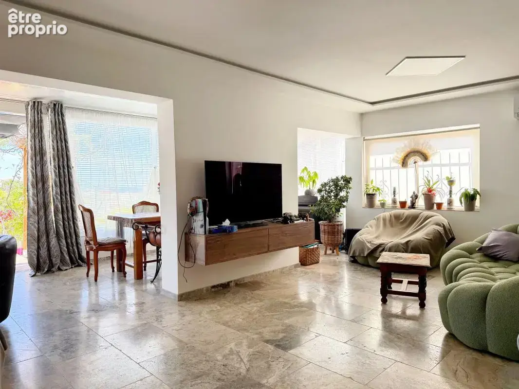 Appartement à VALLAURIS
