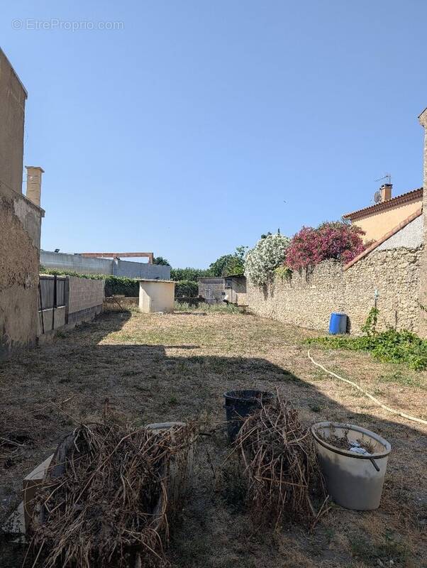 Terrain à CAPESTANG