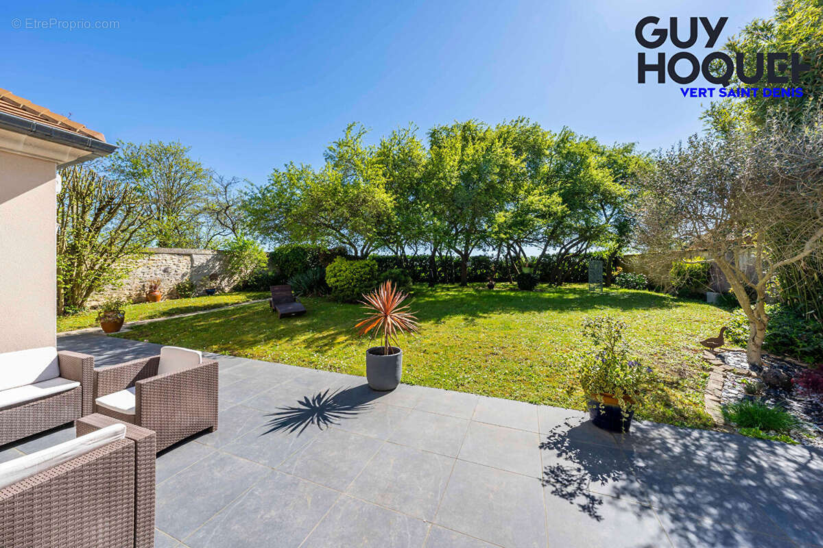 Maison à VERT-SAINT-DENIS