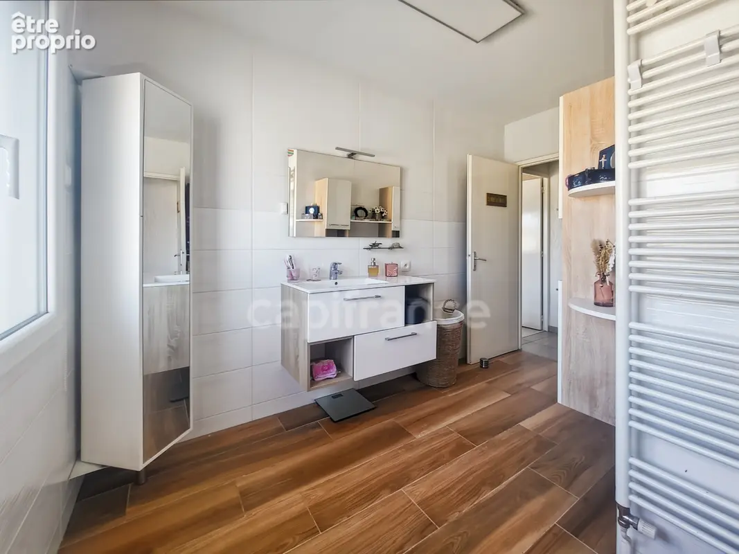 A seulement 7 minutes de Genlis, LONGCHAMP, belle maison spacieuse de 148 m² avec deux garages et piscine - photo 5