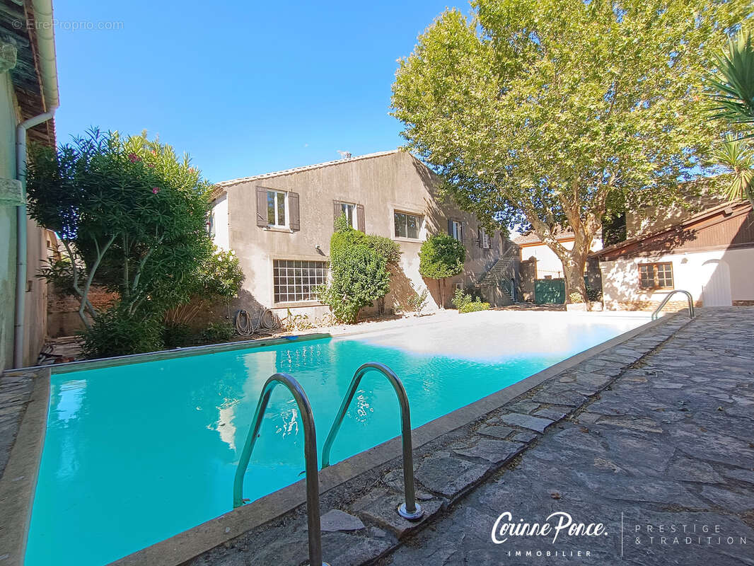 Maison familiale de village type 7 de 185m2 avec dependance, piscine, remise, jardin - photo 2
