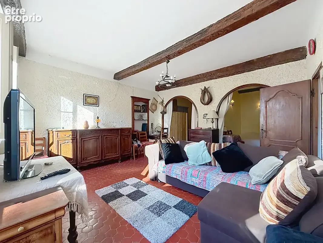 CLANS - A VENDRE - Ensemble immobilier à fort potentiel - photo 2