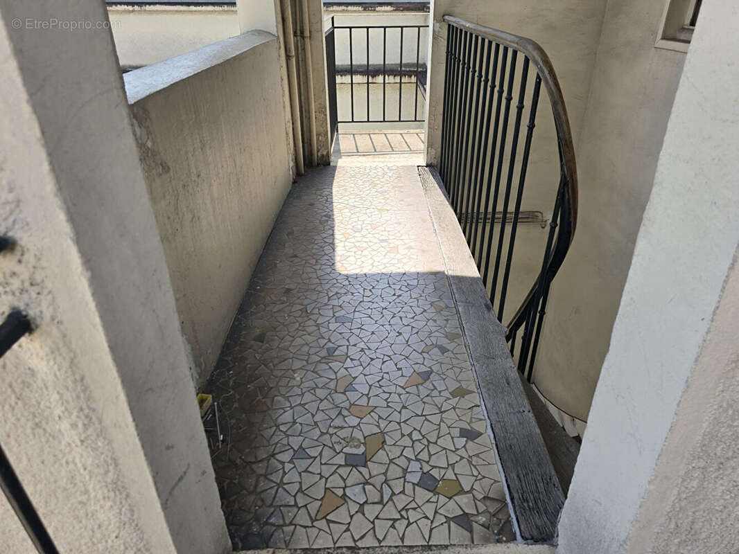 Appartement à COURBEVOIE