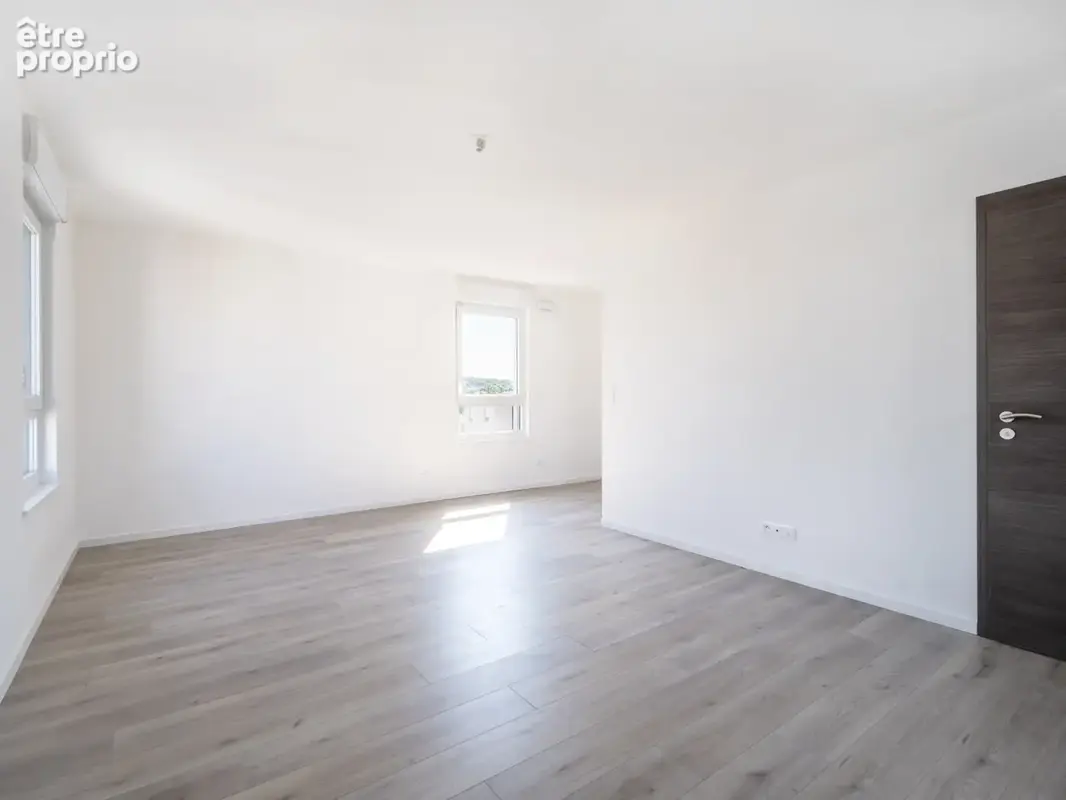 Appartement T4 de 155 m2 avec terrasse, loggia, garage et parking intérieur à Metz - photo 12
