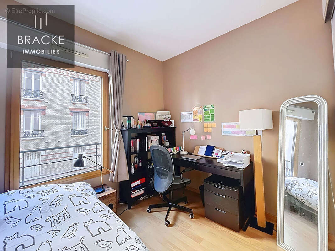 Appartement à COURBEVOIE