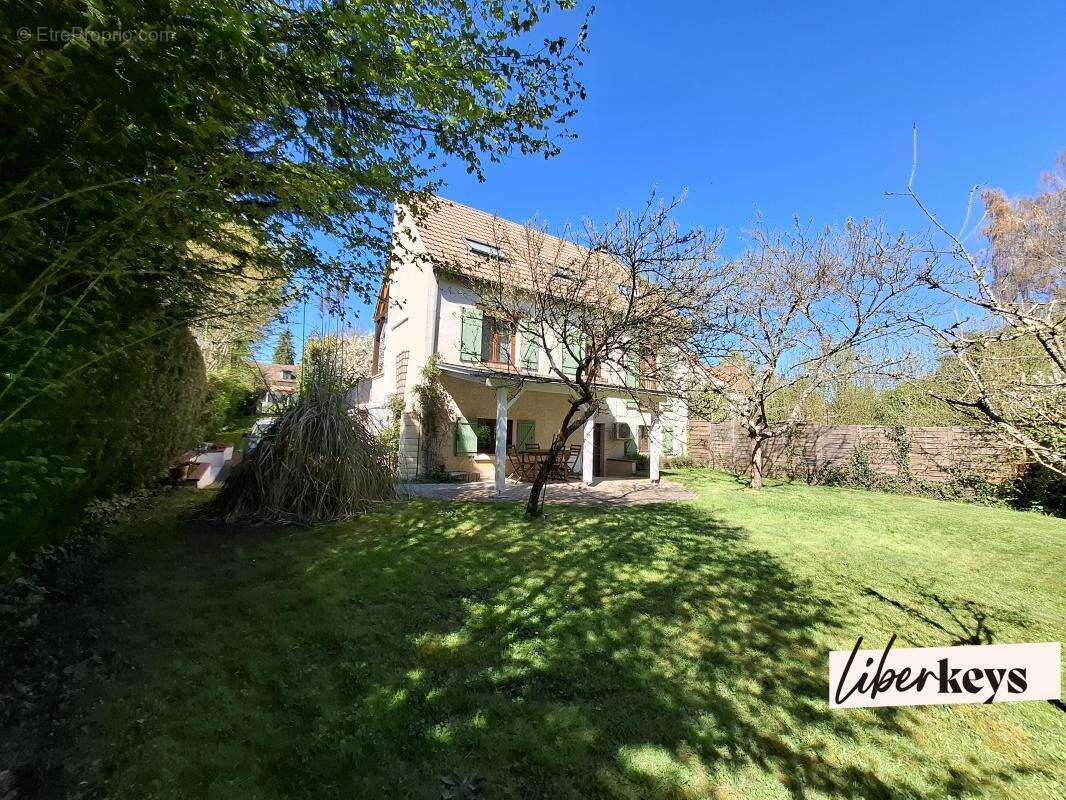 Maison à SAINTE-MESME