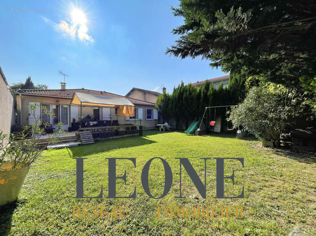 Maison à VAULX-EN-VELIN