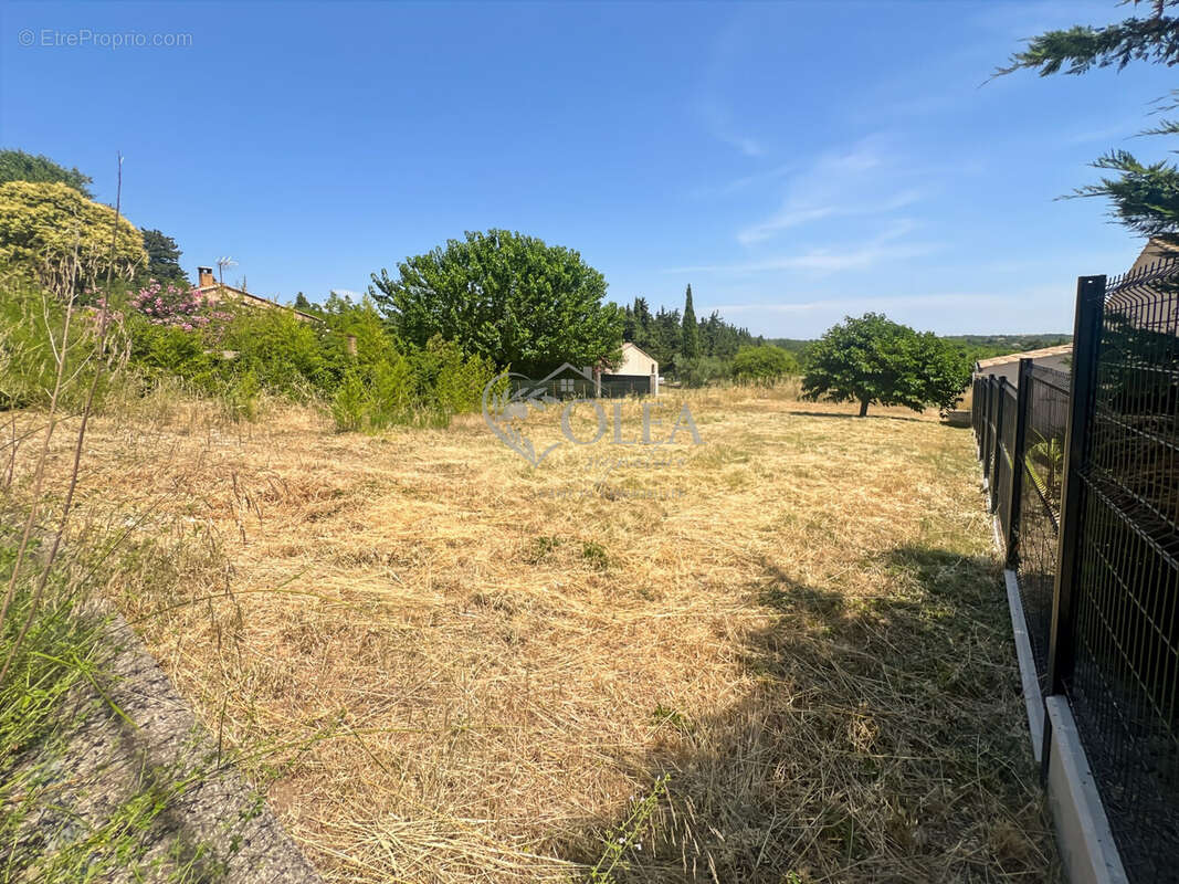 Terrain 451 m² à Montaren-Et-Saint-Mediers  - photo 4