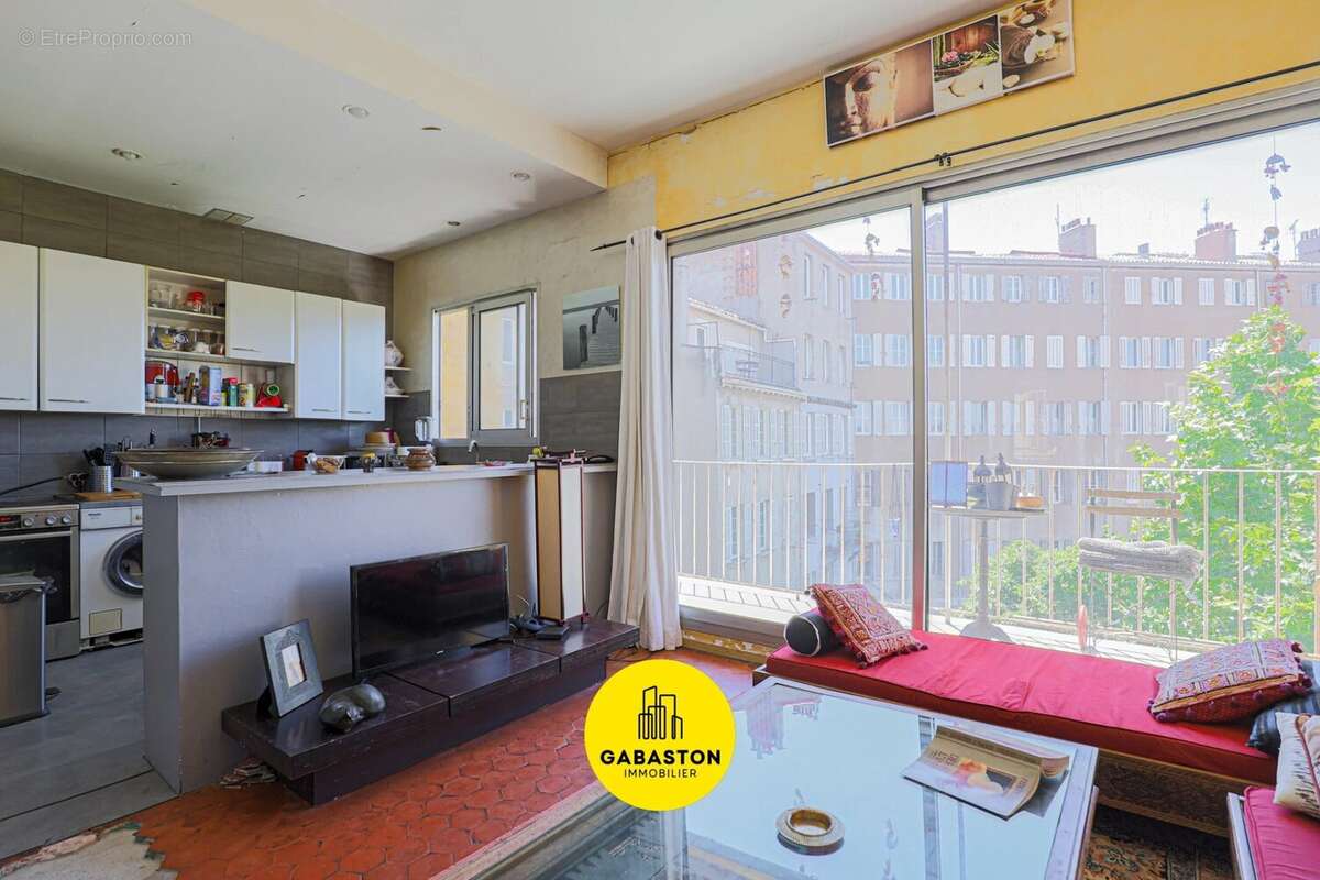 Appartement à MARSEILLE-1E