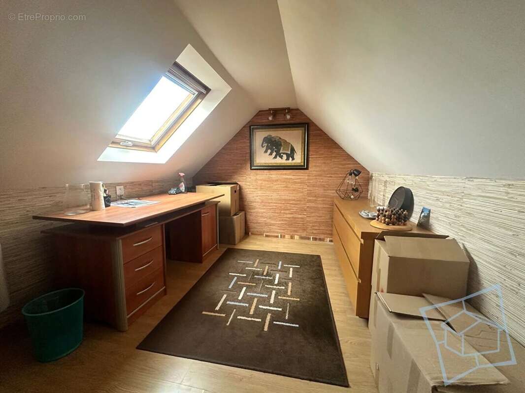 Maison à VOISINS-LE-BRETONNEUX