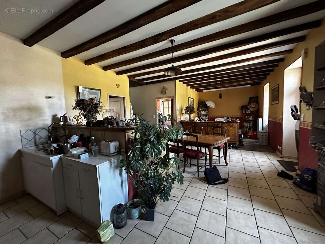 Maison à VICQ-SUR-BREUILH