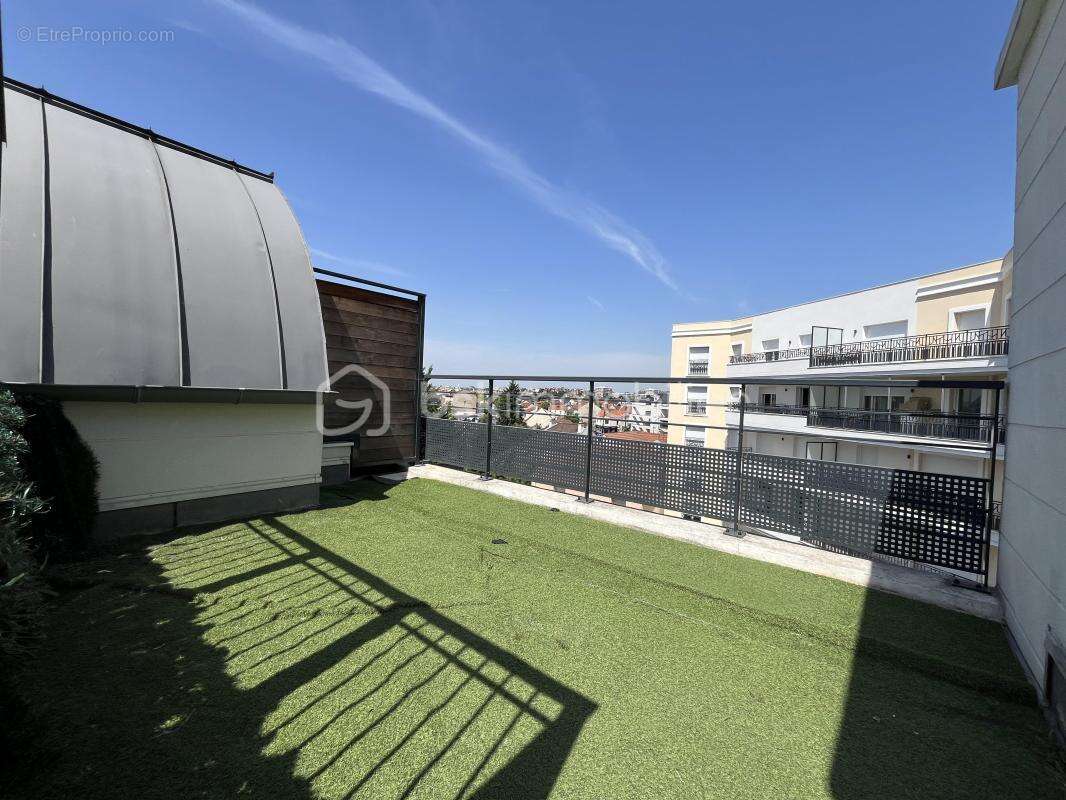 Appartement T4 80m2 avec terrasse 39m2, cave et parking ! - photo 5