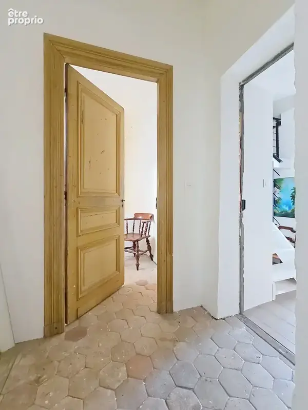 Avignon intra-muros. Maison de ville Avignon 9 pièces 220 m2 - photo 17