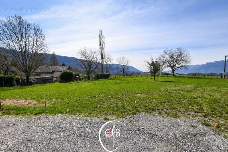 Planaise – Terrain constructible de 473 m² viabilisé - photo 5