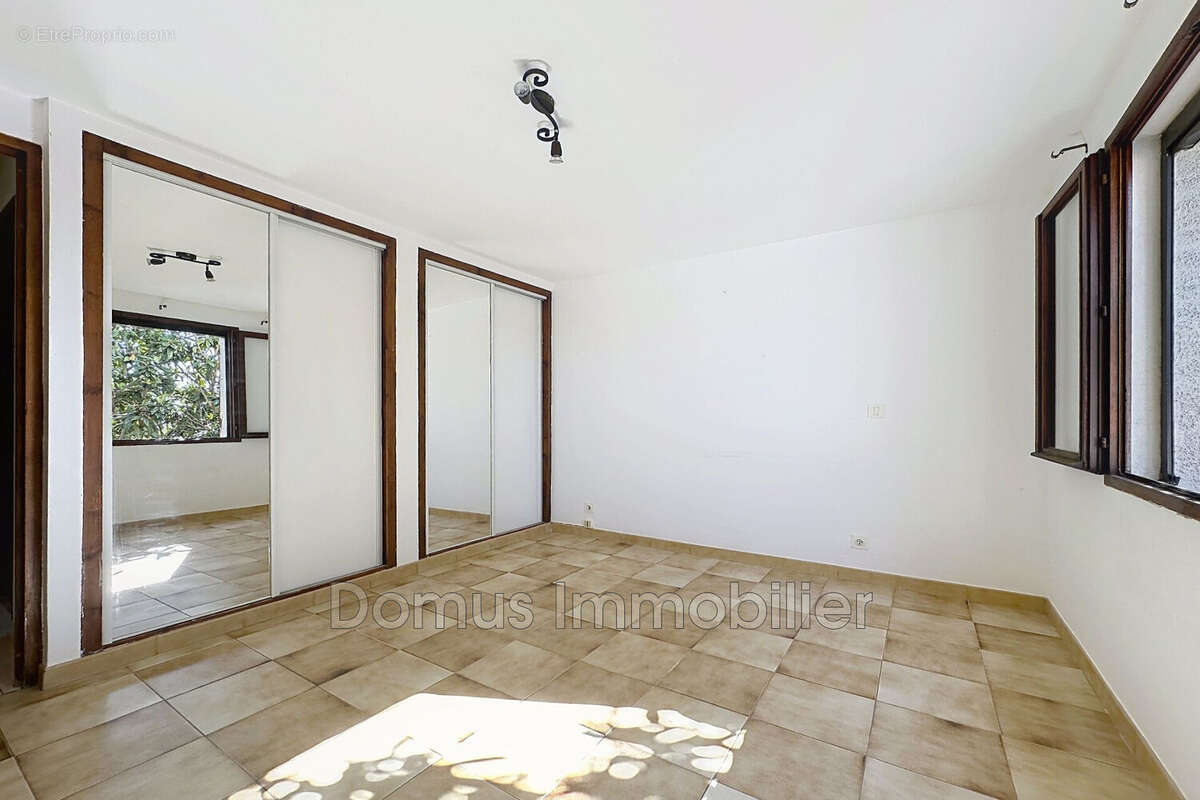 Appartement à CHATEAUNEUF-DE-GADAGNE