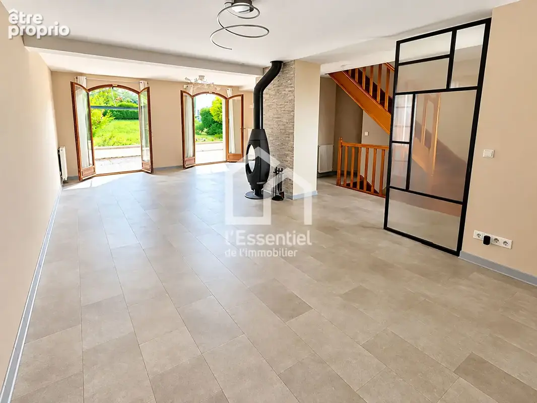 Calme absolu - beaux volumes -  grand jardin - sous-sol total - photo 3