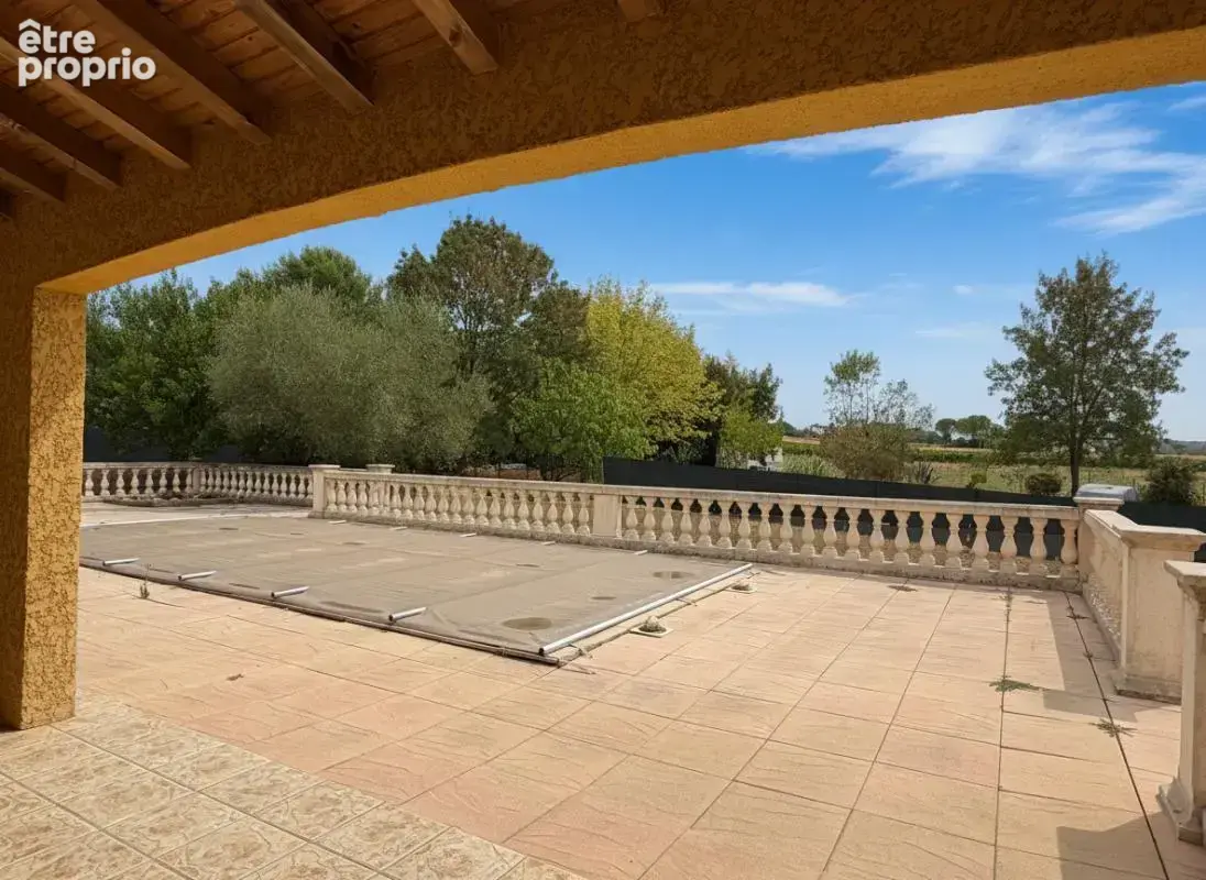 Maison familiale avec piscine ,forage, chambre de plain-pied et terrain de 1 600 m² à Saint-Hilaire-de-Brethmas - photo 6