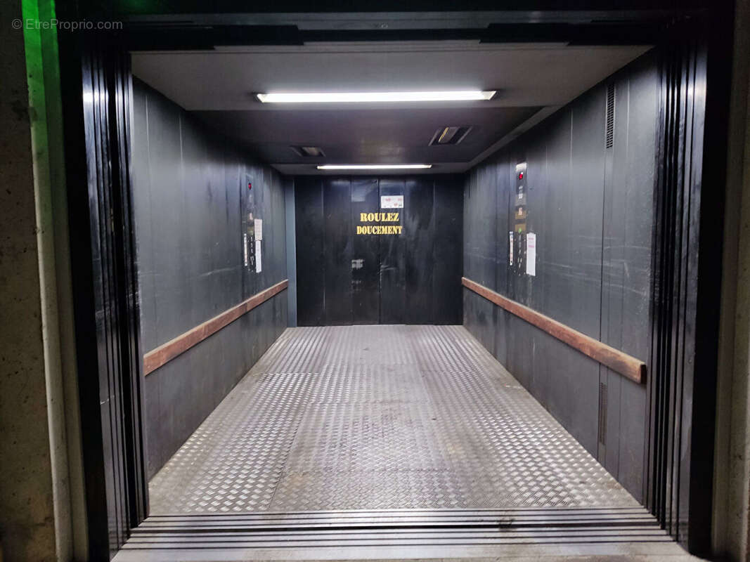 Parking à PARIS-20E