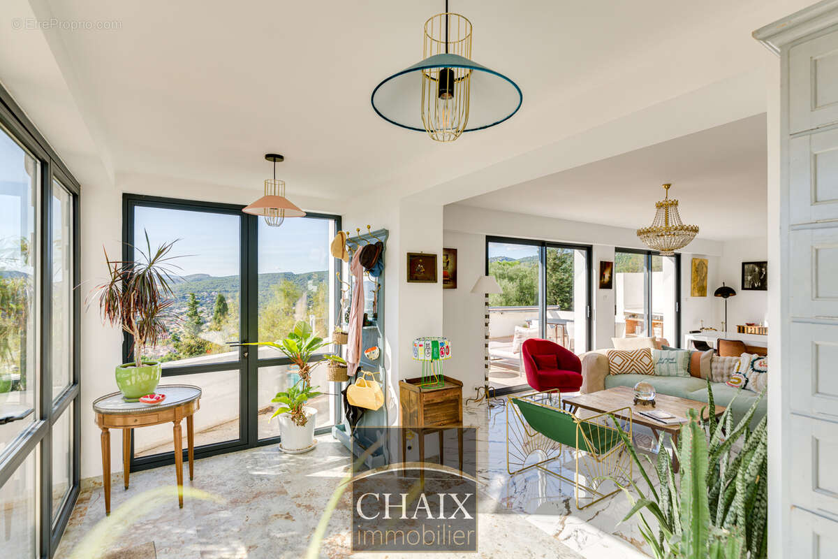 Belle contemporaine avec vue mer - appartement indépendant- piscine - garage - photo 7