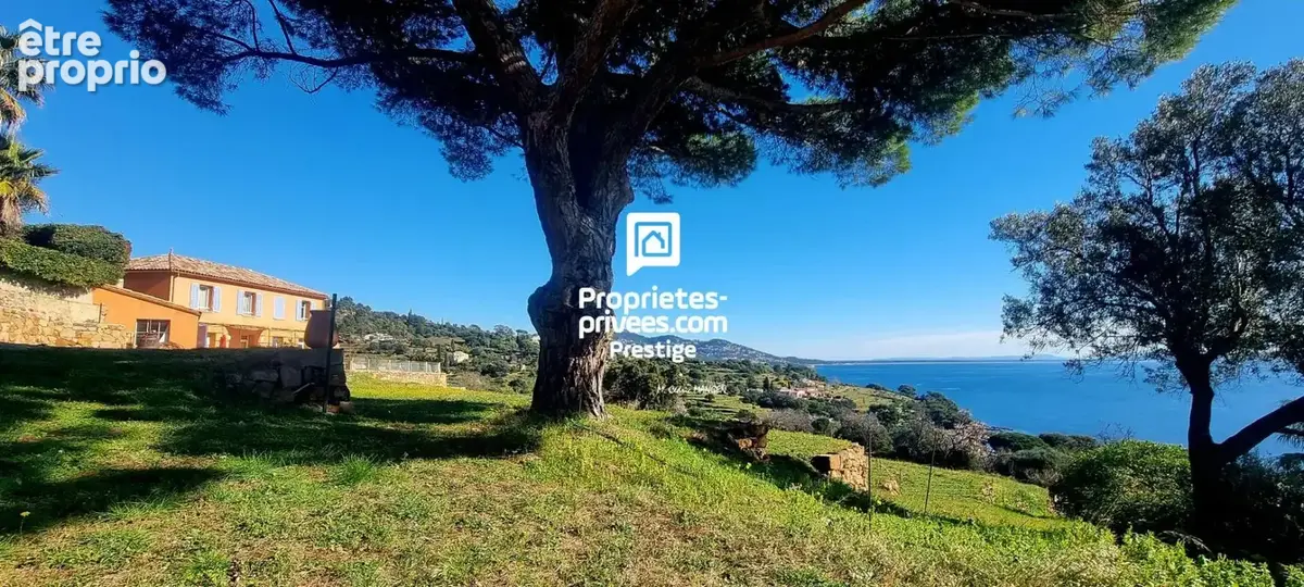 Bastide face à la mer : 200 m² - Terrain :13000 m²  - Accès mer - photo 2