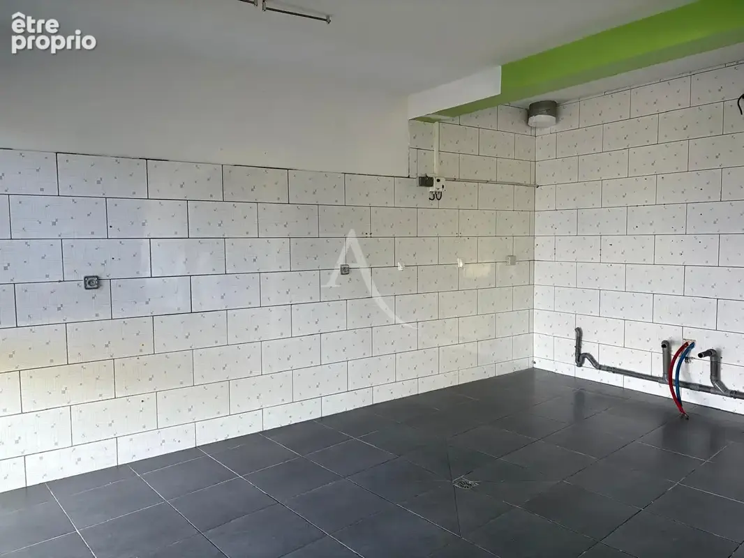 Vente murs 80m2 pour commerce terrasse axe principal vinon sur verdon - photo 6