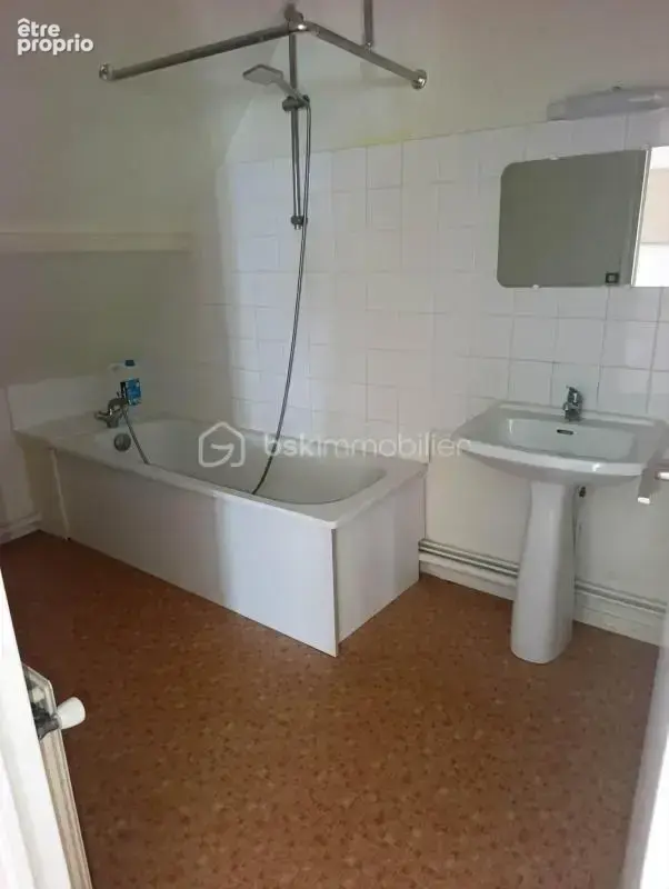 Montargis centre – bel appartement t3 entièrement rénové avec parking privatif - photo 7