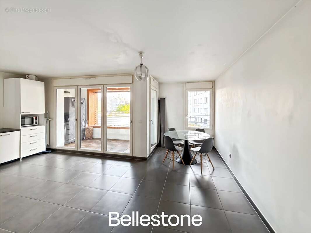 Appartement à PARIS-19E
