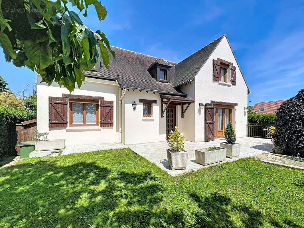 Maison à MAGNY-LES-HAMEAUX