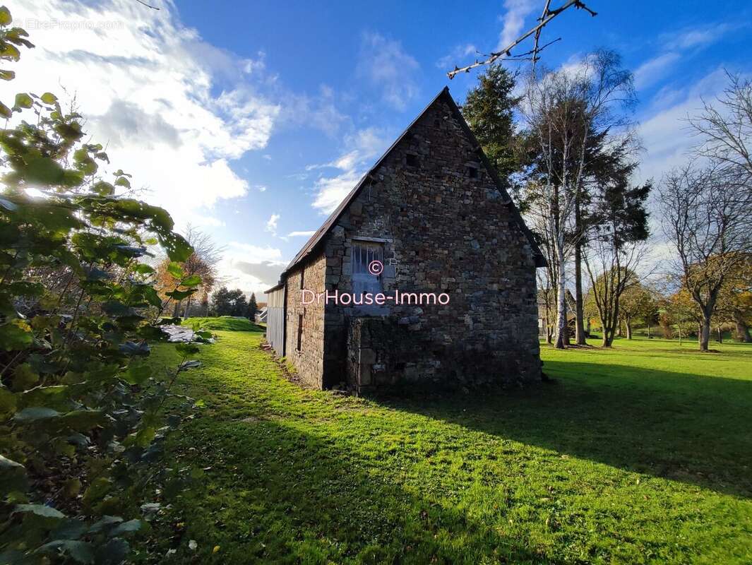 Maison à LE BENY-BOCAGE