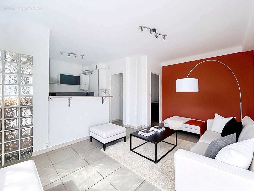 Appartement à MARSEILLE-5E
