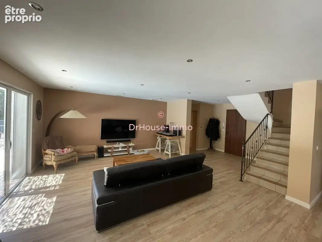 Maison 6 pièces 150 m² à vendre à Rocbaron (83136) - photo 4