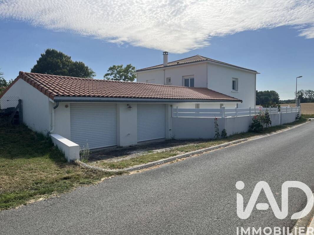 Photo 1 - Maison à SAUJON