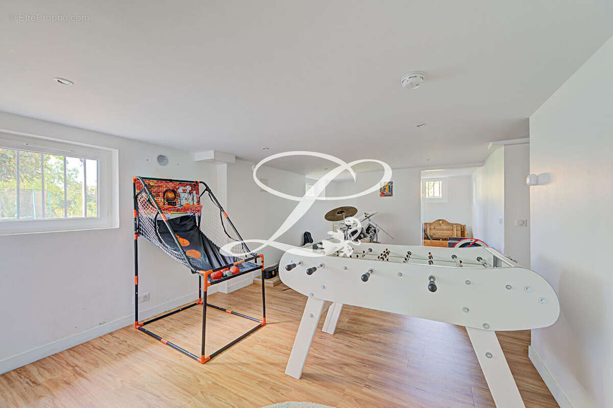 Maison Le Mesnil Le Roi 6 pièce(s) 138,78 m2 (173m² utile) - photo 12