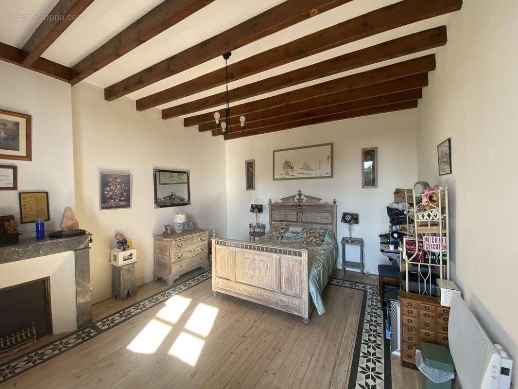 Maison à BOURDELLES