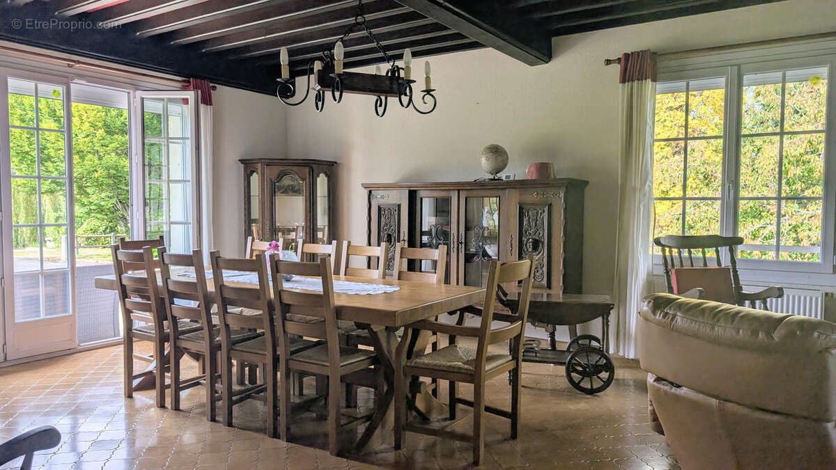 Maison à PRIAY
