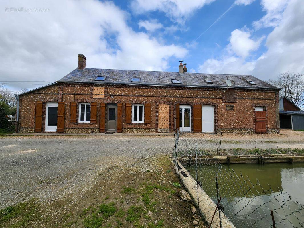 Maison à SAINT-AGIL