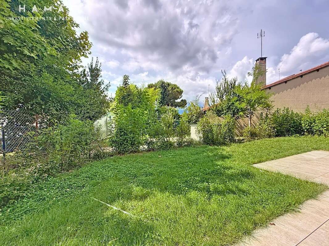 EXCLUSIVITÉ – Francheville Le Bas  T4 en rez-de-jardin avec 108 m² d’extérieur, sans vis-à-vis - photo 4