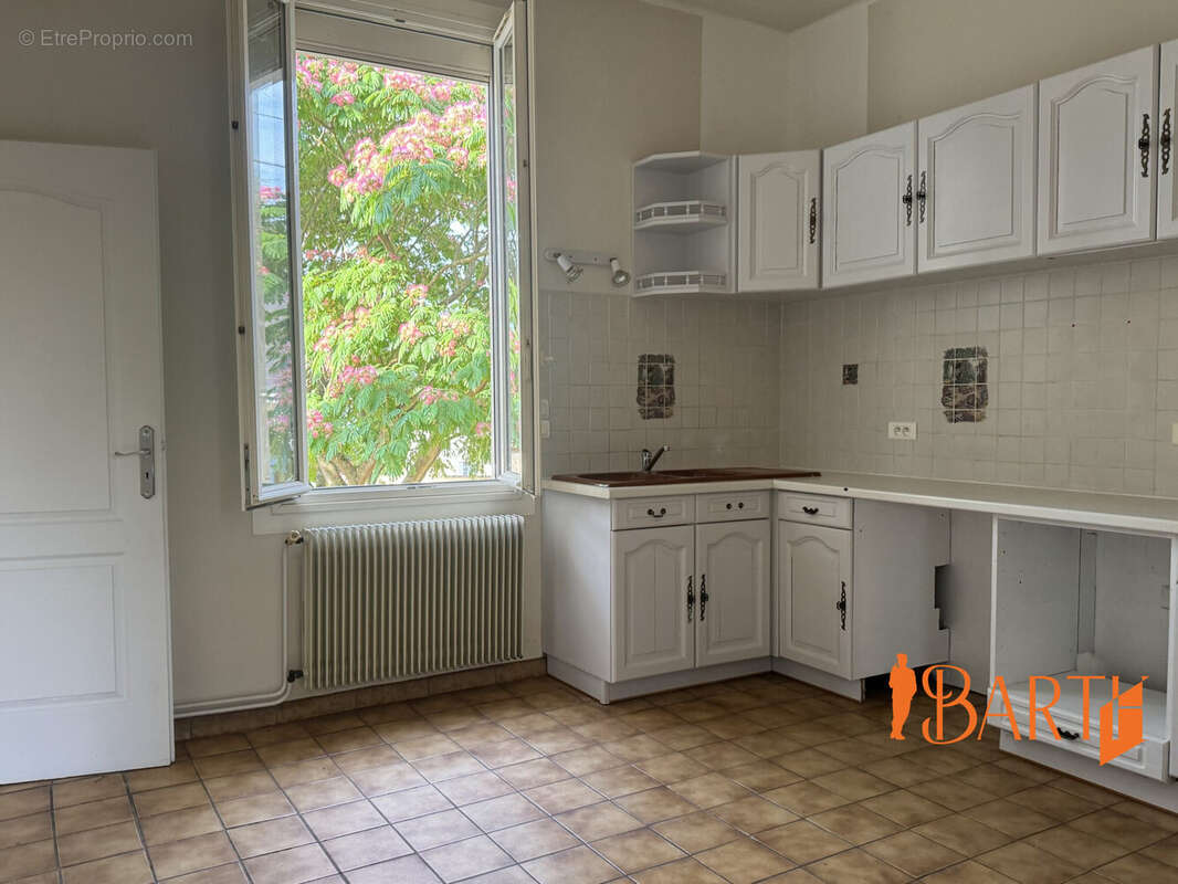 Maison 106 m² à Saint-Doulchard  - photo 5