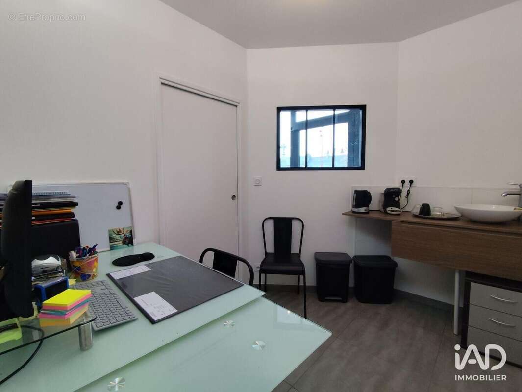 Photo 8 - Commerce à BAINS-SUR-OUST