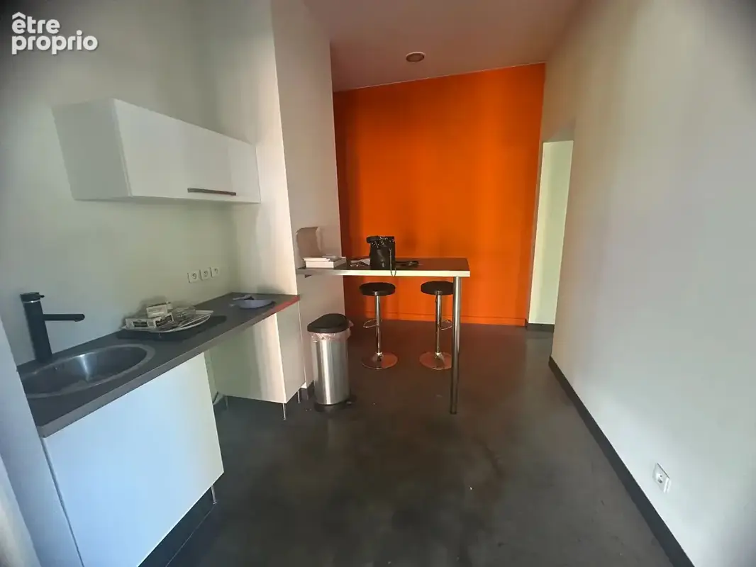 À vendre ! Loft à aménager de 120 m² avec terrasse, parking et nombreux atouts - photo 6