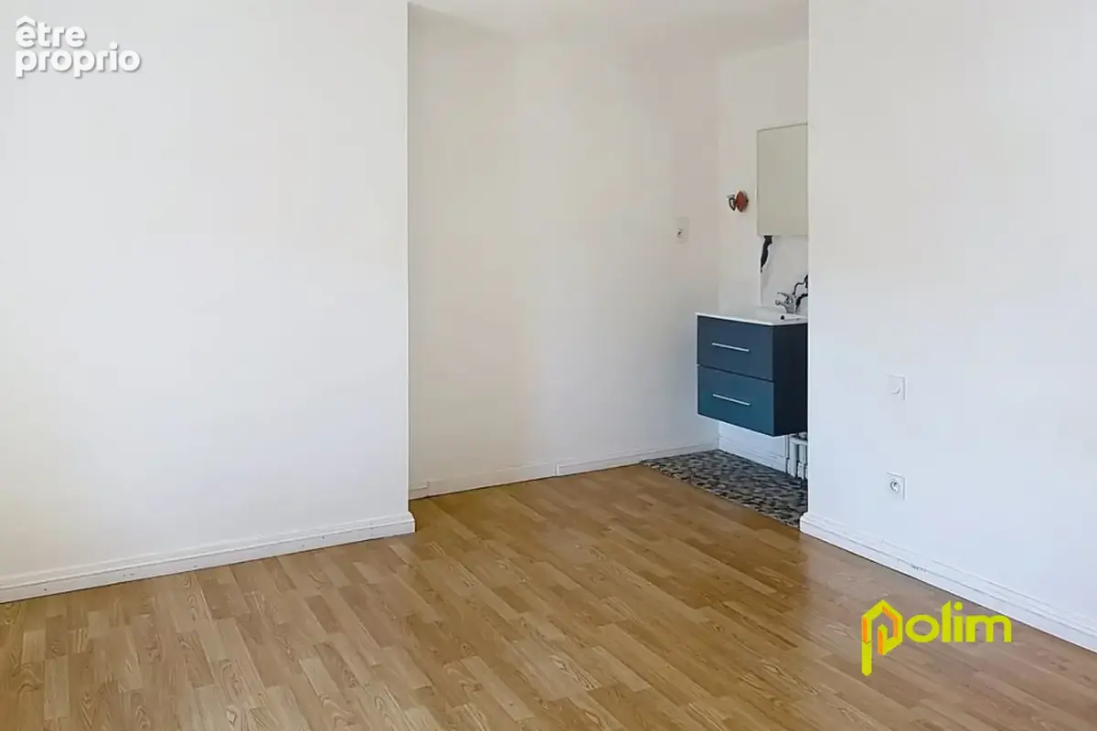 bel appartement F4 de 79 m2 avec grenier au dessus , parfait état - photo 5