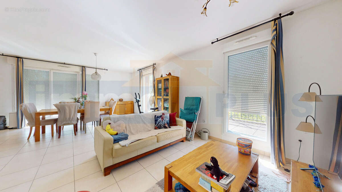 Appartement à FONTENAY-LE-FLEURY